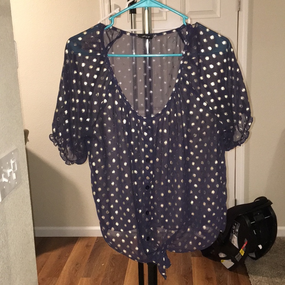 Women’s Rue 21 shirt